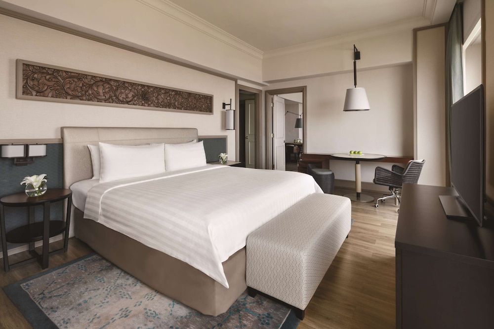 Shangri La Hotel Surabaya Kt 15/65