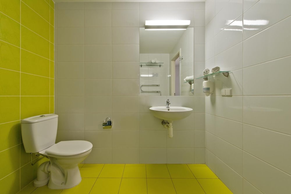 GREEN VILNIUS HOTEL 11/60