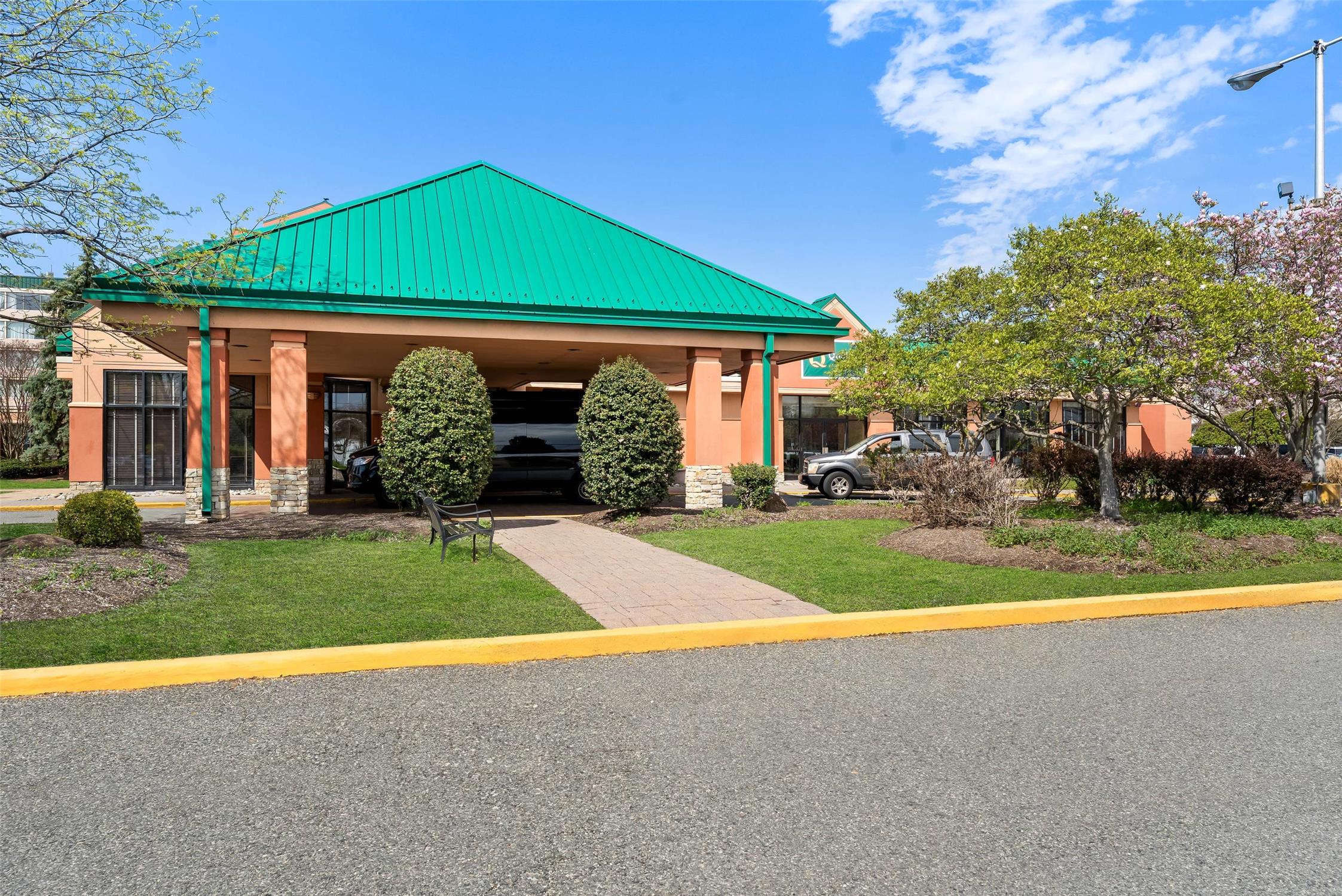 Quality Hotel Philadelphia Airport 26/27