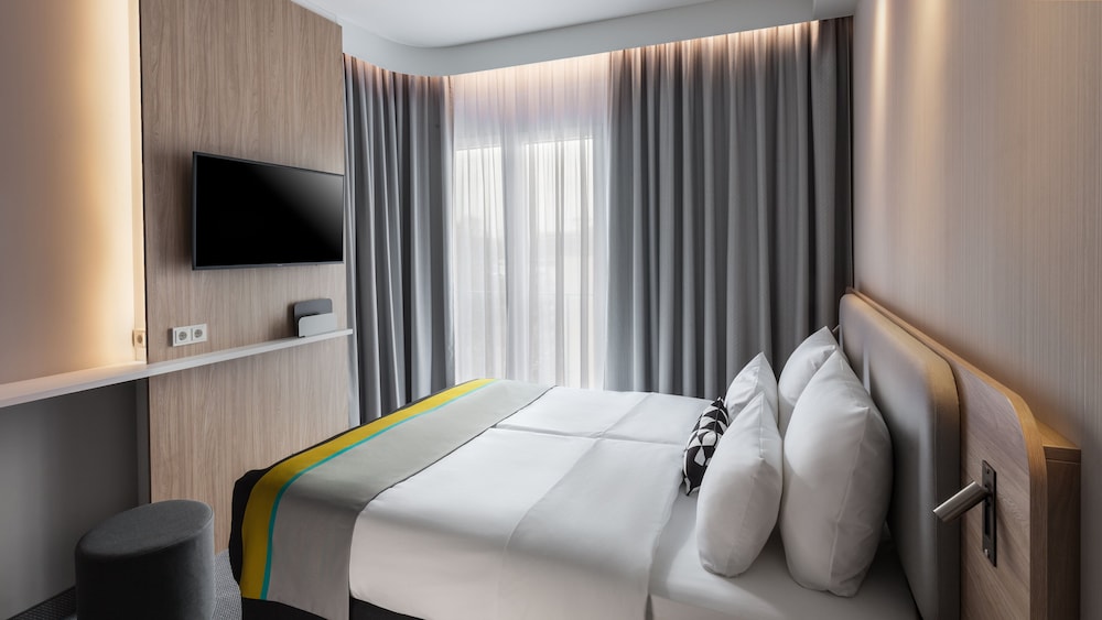 Holiday Inn Express Dusseldorf Hauptbahnhof 24/59