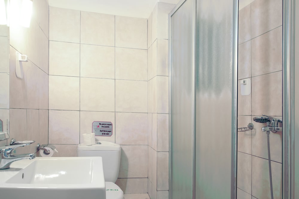 Myrto Hotel 90/90