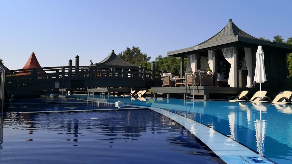 Limak Lara De Luxe Hotel and Resort 6/81