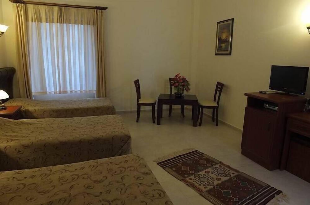 Bacahan Hotel 31/47