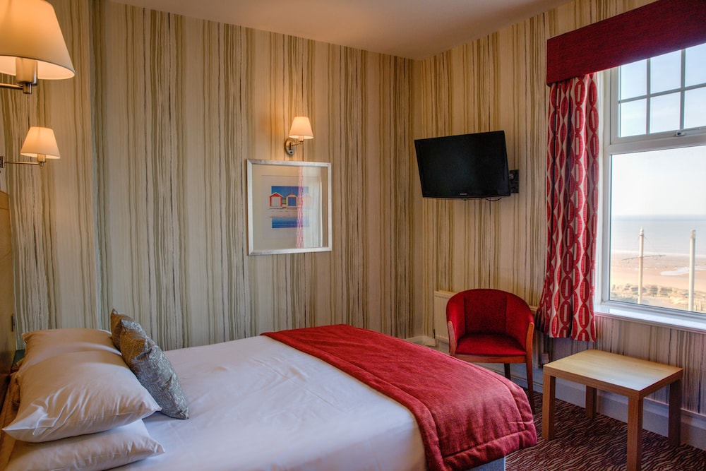 The Cliffs Hotel Blackpool 29/74