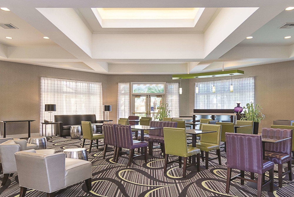 La Quinta Inn & Suites by Wyndham Ontario Airport 40/58