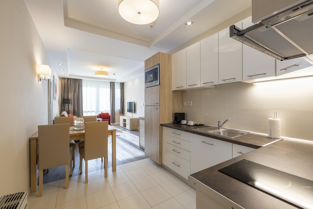 Silver Crown Hotel & Residence 32/50