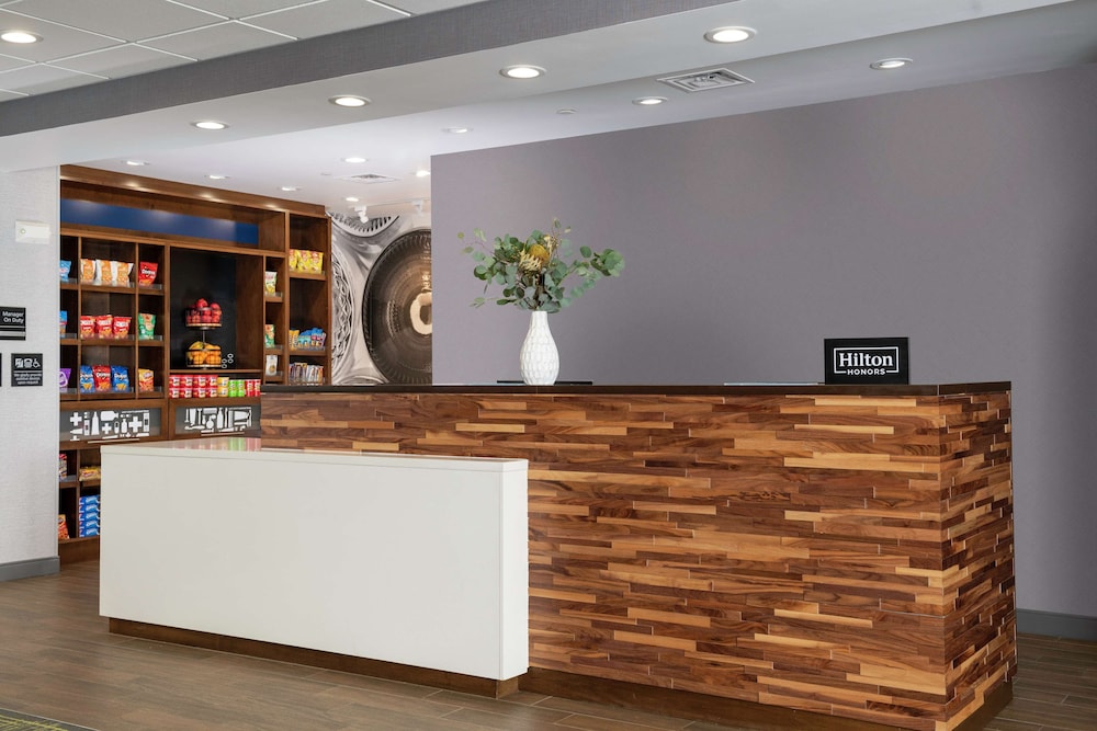 Hampton Inn and Suites Pittsburgh New Stanton PA 4/12