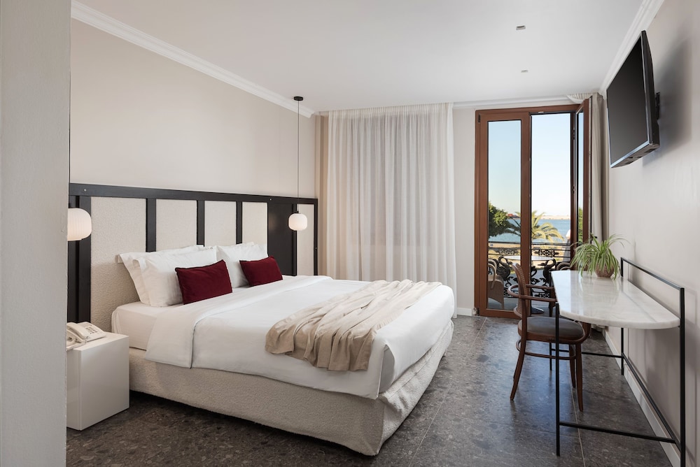 SUPERIOR, DOUBLE BED, SEA VIEW, BALCONY