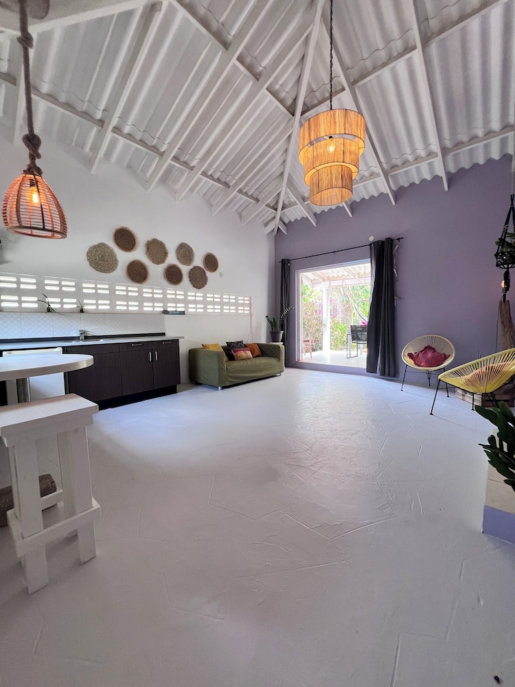 Tropical Breeze Apartments 34/49