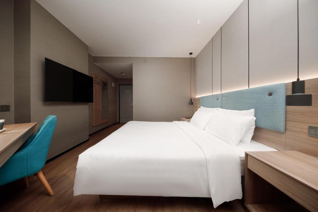 Home Inn Neo (Yangzhou Dongguan Street, He Garden) 12/40