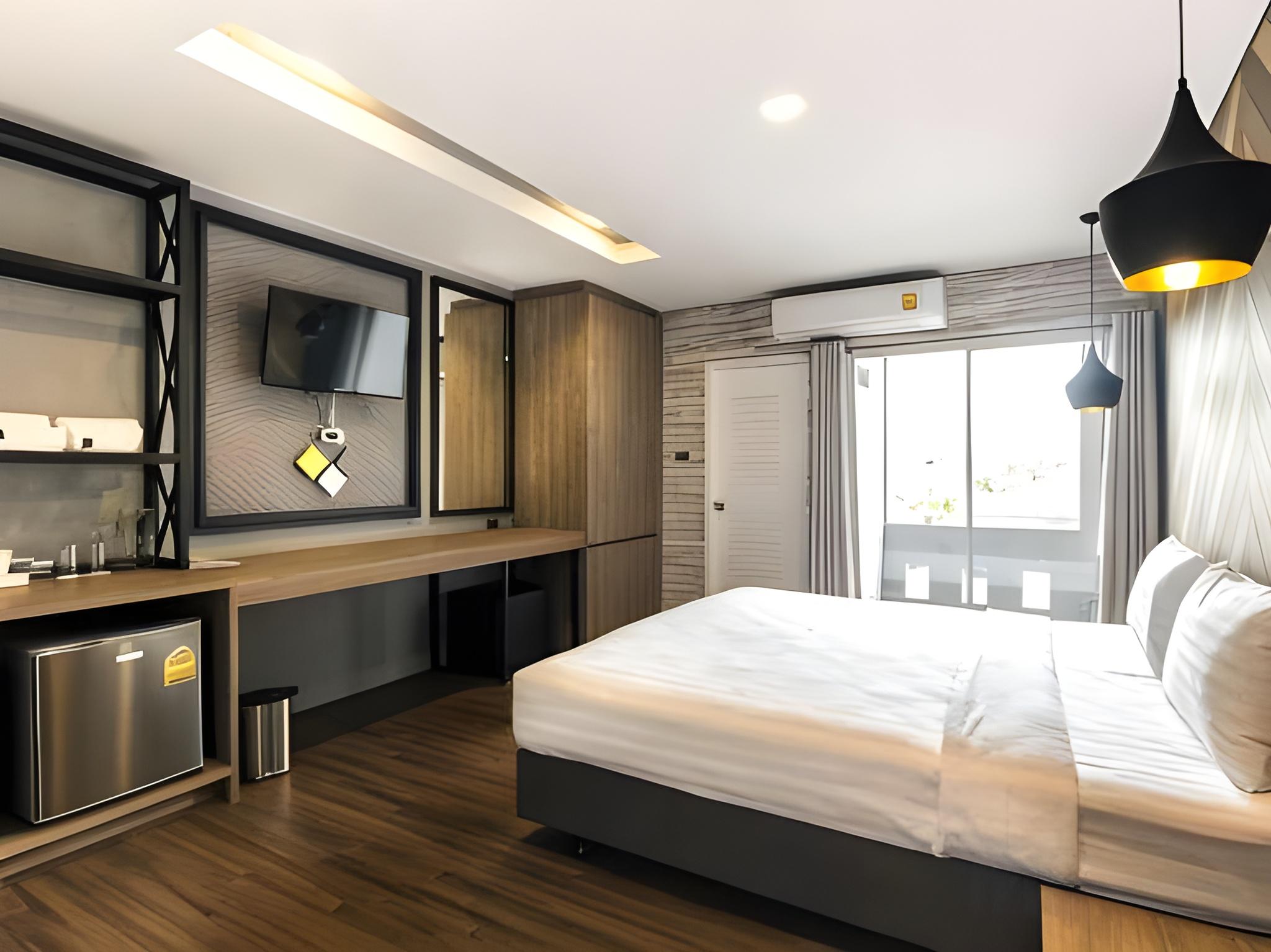 Standard, King Bed