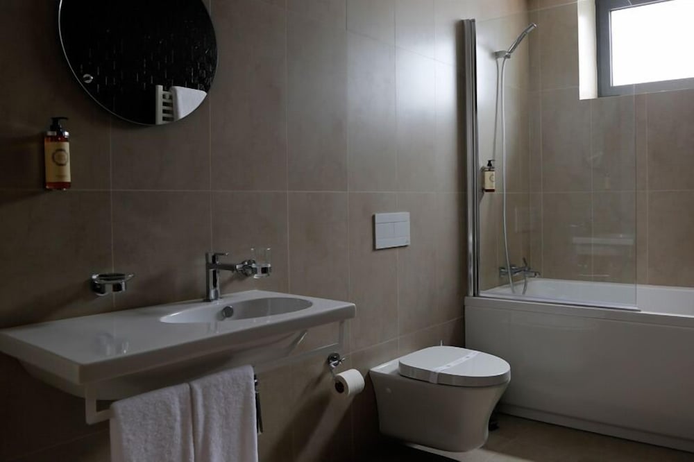 LBV HOUSE HOTEL 48/50