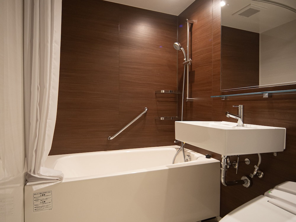 Grids Premium Hotel Osaka Namba 70/71
