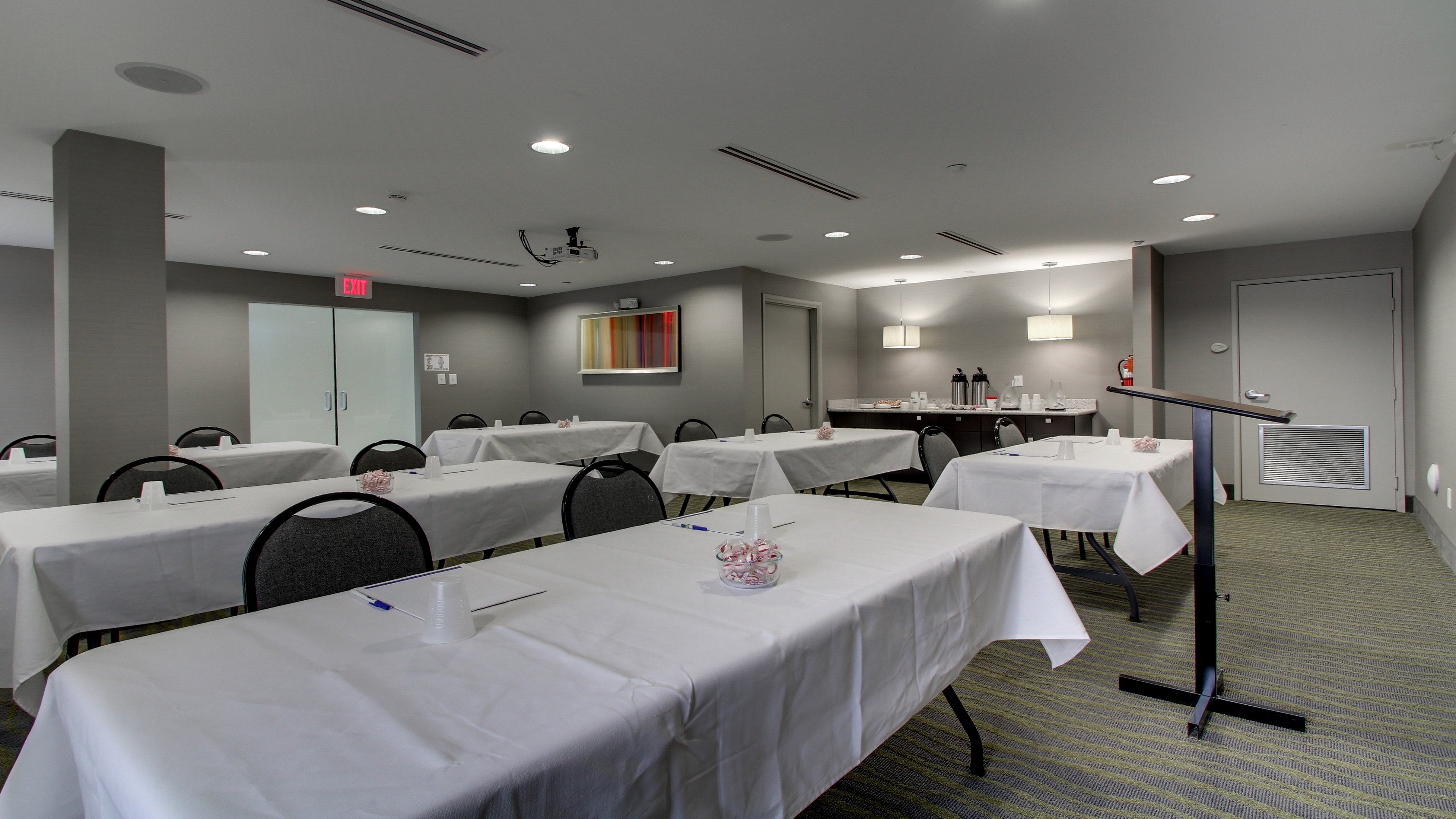 Holiday Inn Express Suites Jackson Downtown Coliseum 37/49