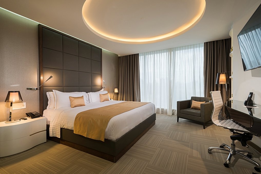 Las Americas Golden Tower Panama 7/18