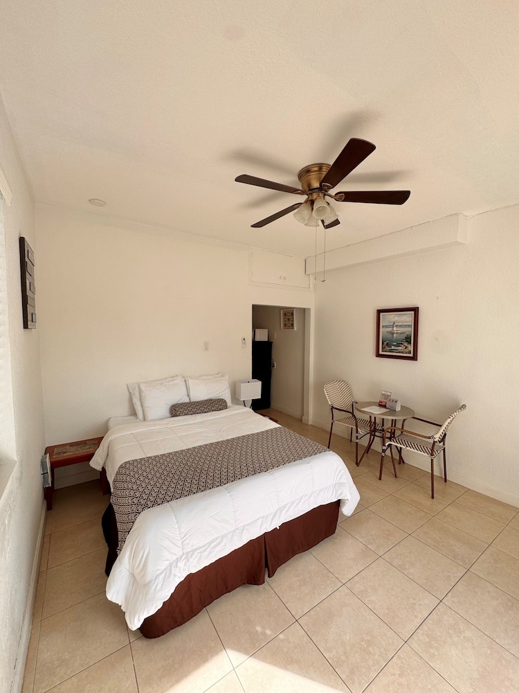 Coral Key Inn 16/71
