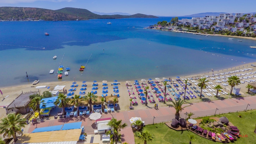 Costa Bitezhan Hotel 11/73