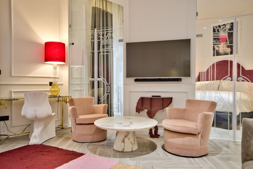 Holm Hotel And Spa 54/76