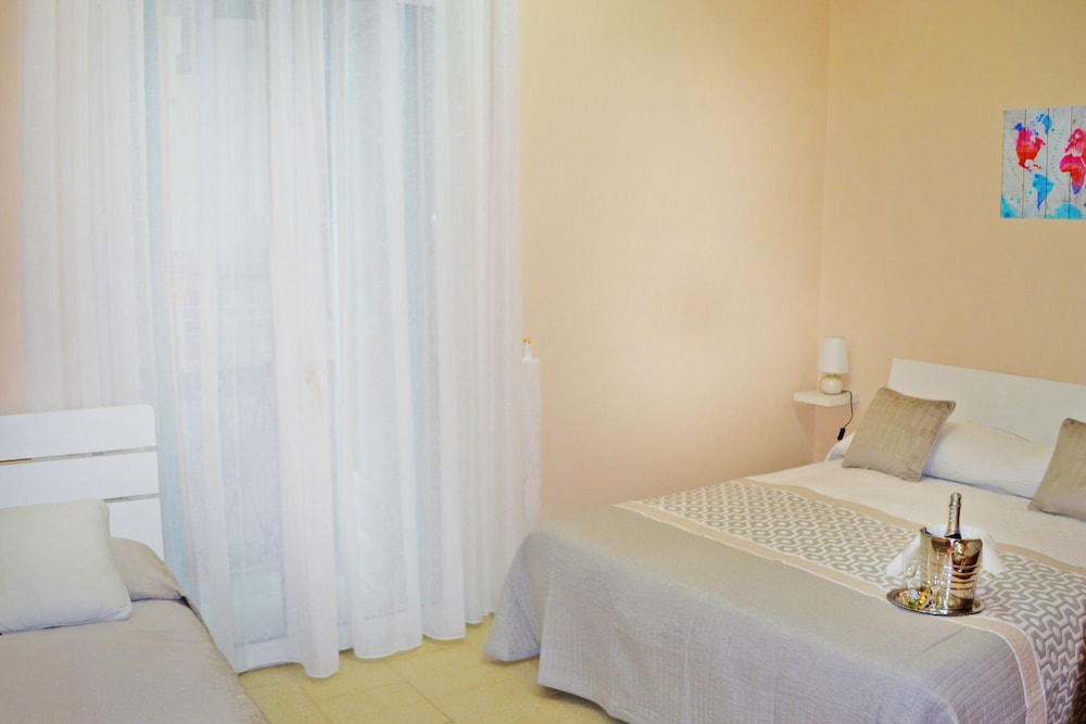 Astra Bed and Breakfast 16/50