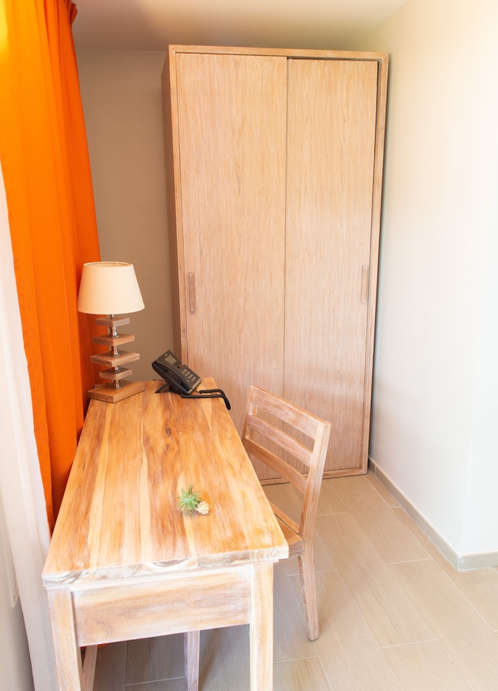 Hotel Fregate Bleue 50/72