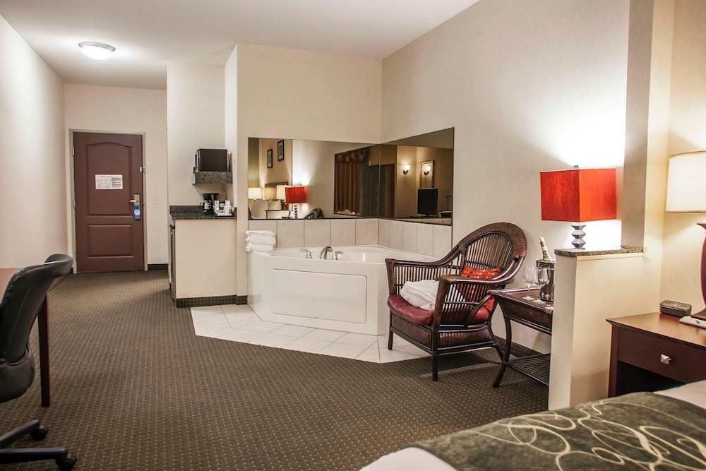 Comfort Suites Elgin Northwest 42/48