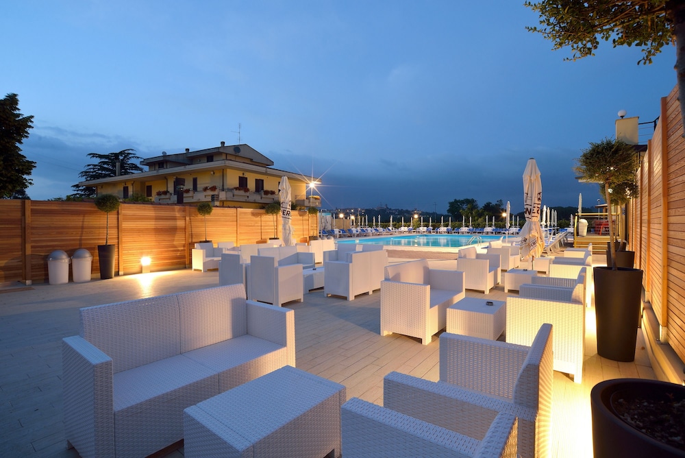 Hotel Ristorante Dante 43/50