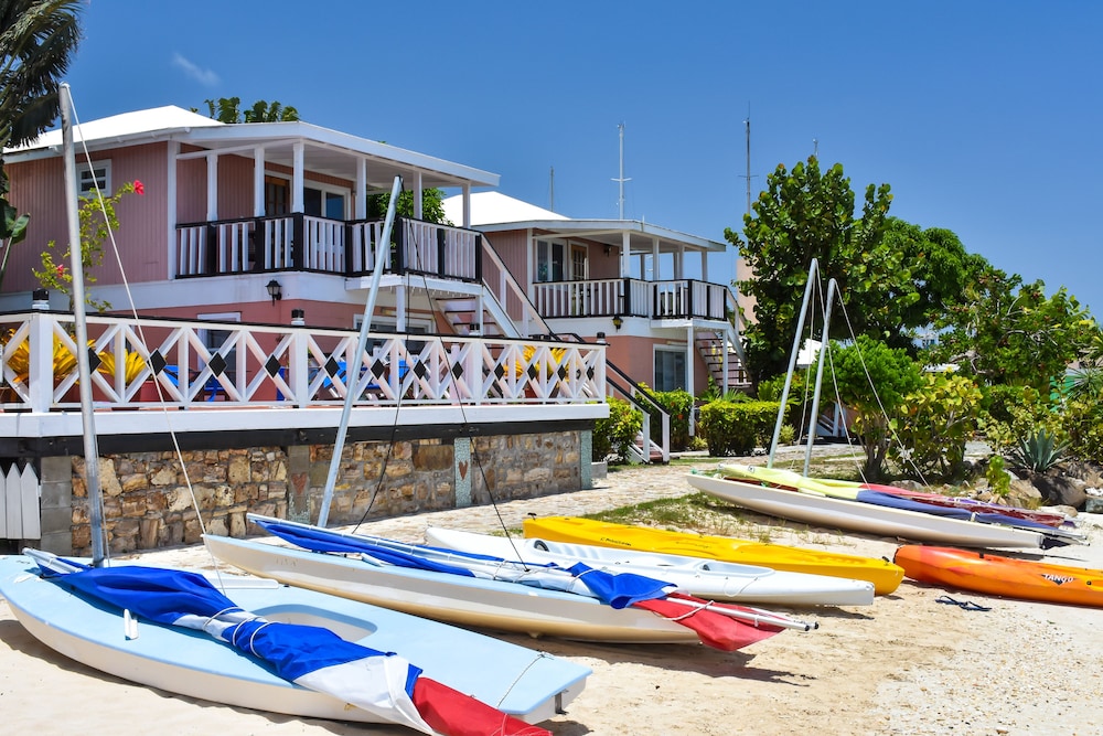 Catamaran Hotel Marina 51/61