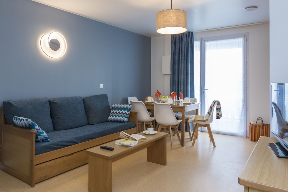 LES BAINS 13/31
