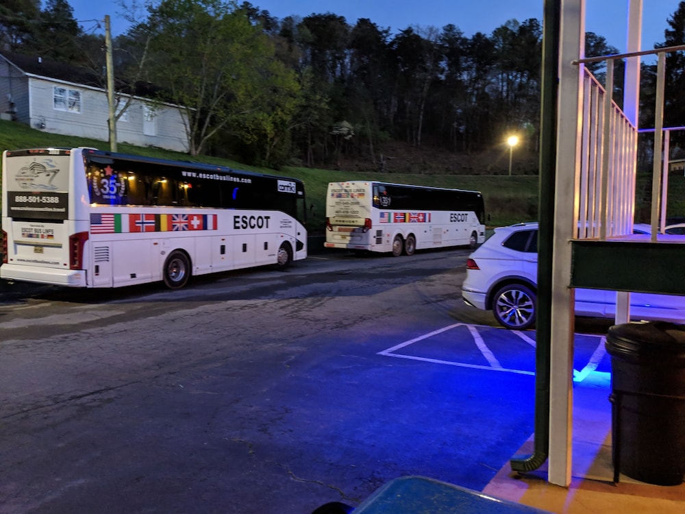 BUDGET INN ELLIJAY 30/37