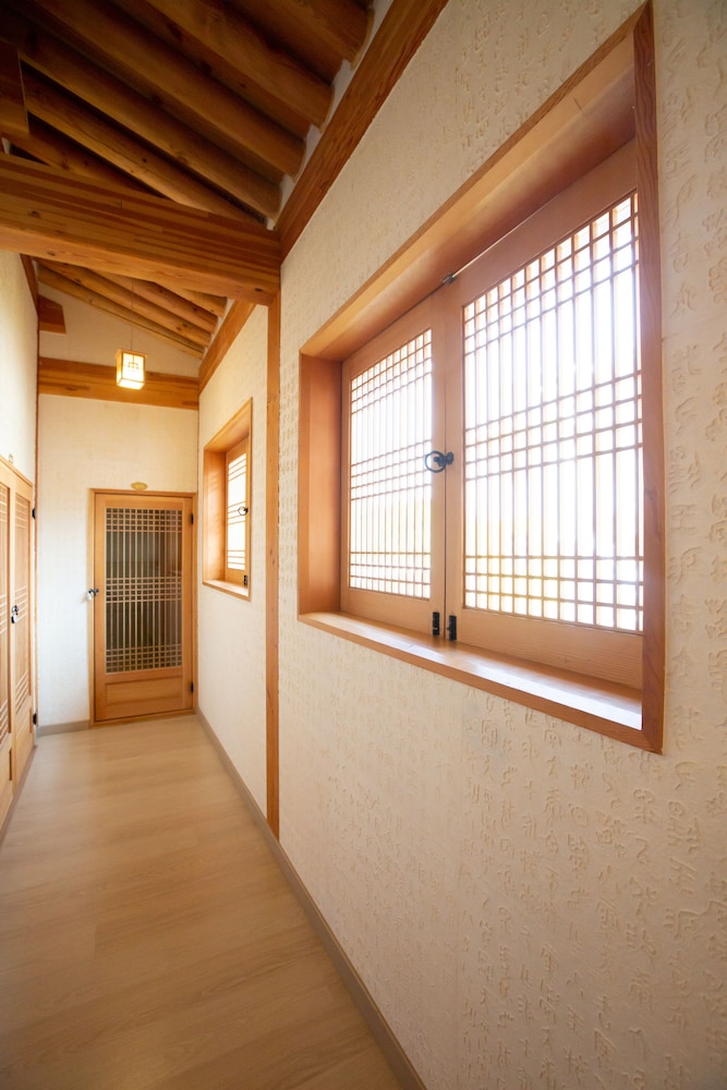 Nabijam Hanok Hotel 40/61