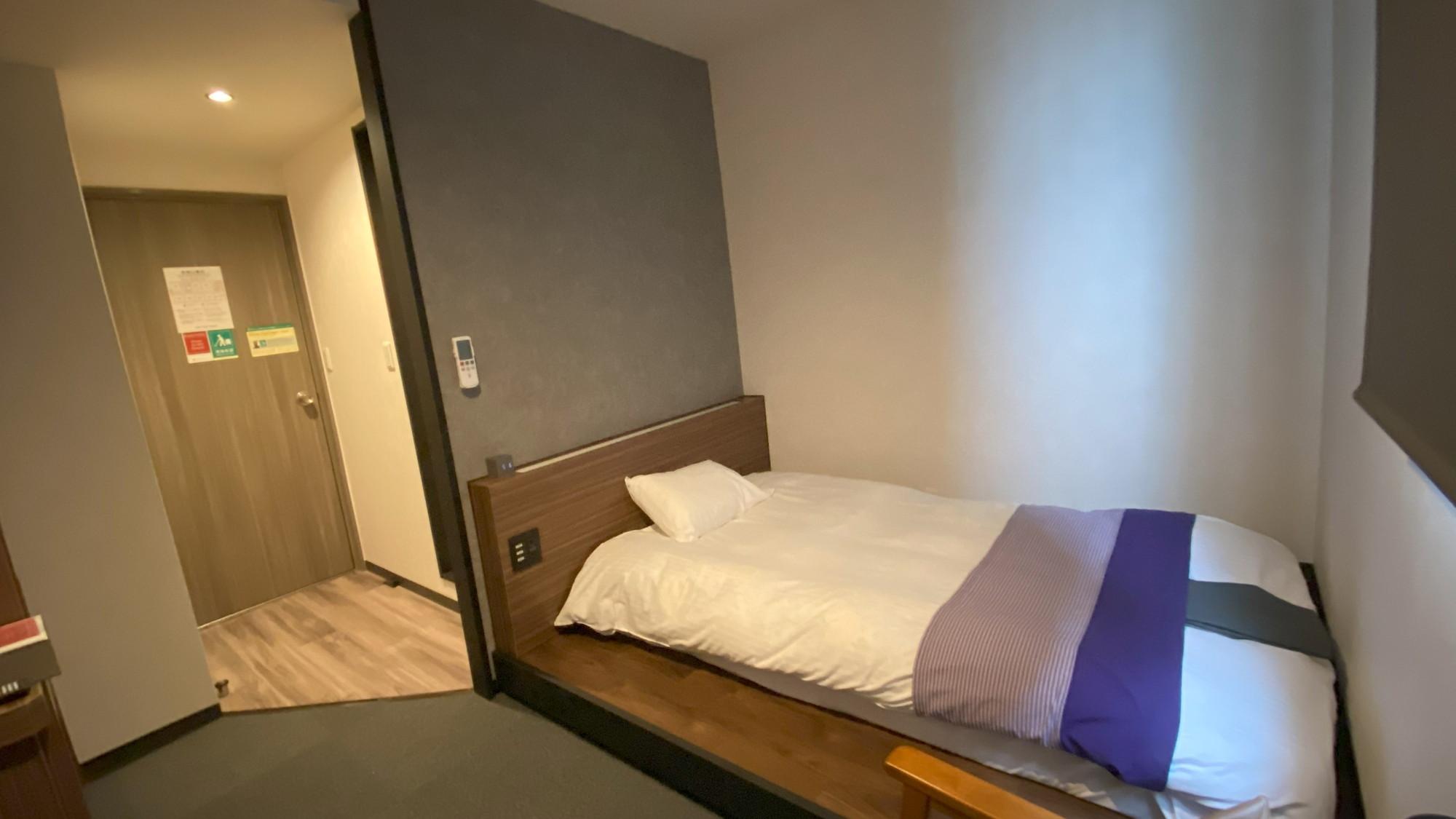 Standard, Single, Low Floor