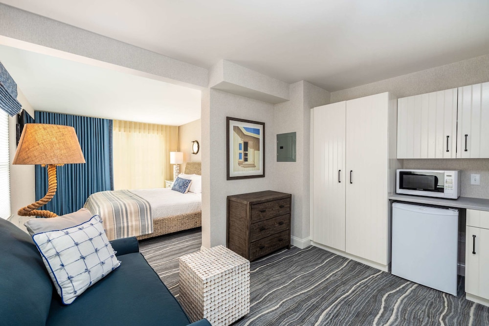 Edgar Hotel Marthas Vineyard, an Ascend Collection Hotel 44/48