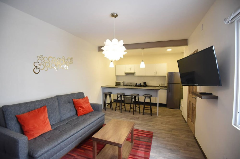 Om 686 Urban Lofts 32/50