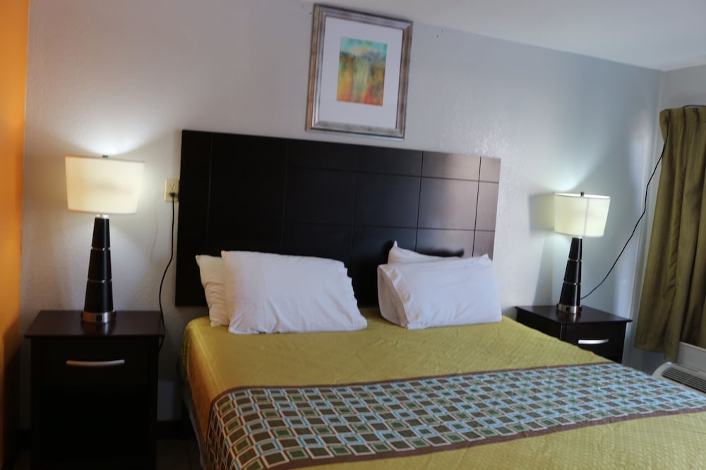 Lone Star Inn Kerrville Fredericksburg 26/42