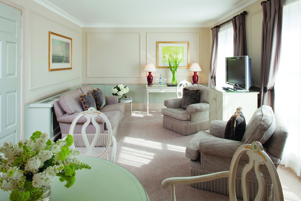The Merrion 36/69