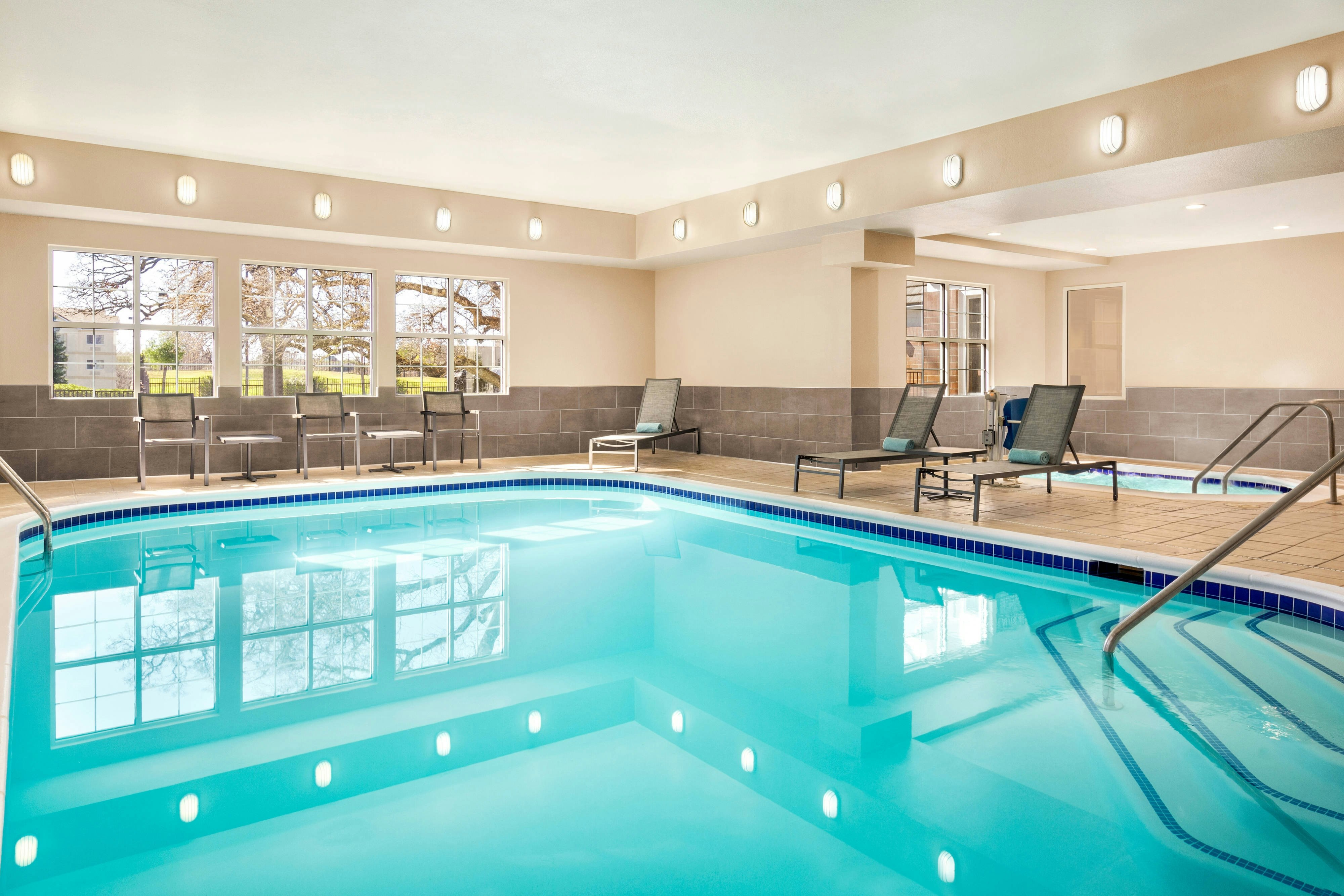Residence Inn Roseville 16/36