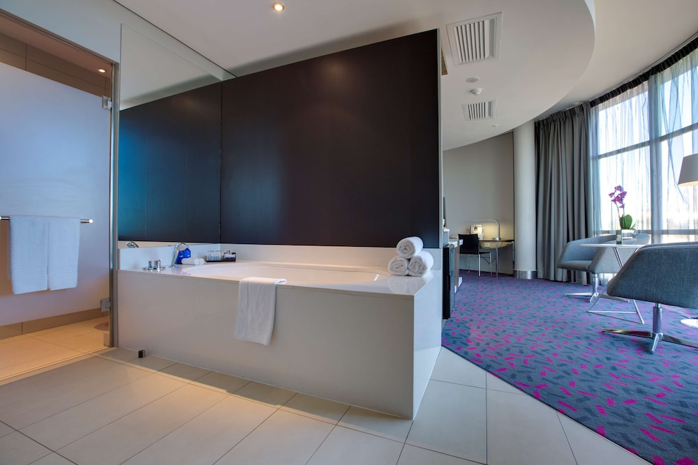 Park Inn Sandton Hotel 7/54