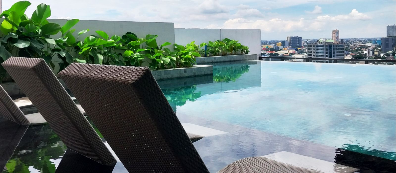 Harolds Hotel Quezon City 31/33