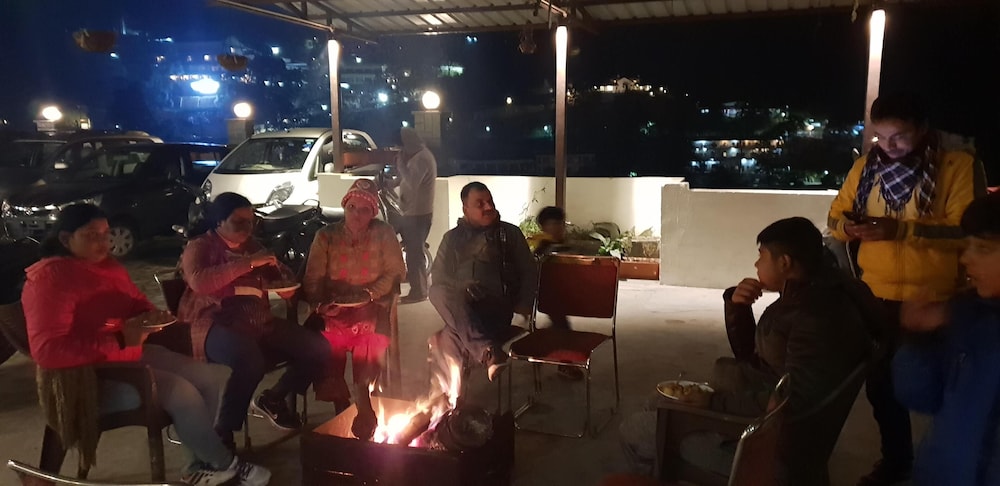 Oyo Rooms Mussoorie Library 20/38