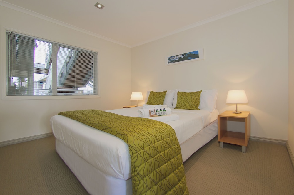 Crowsnest Apartments 14/49