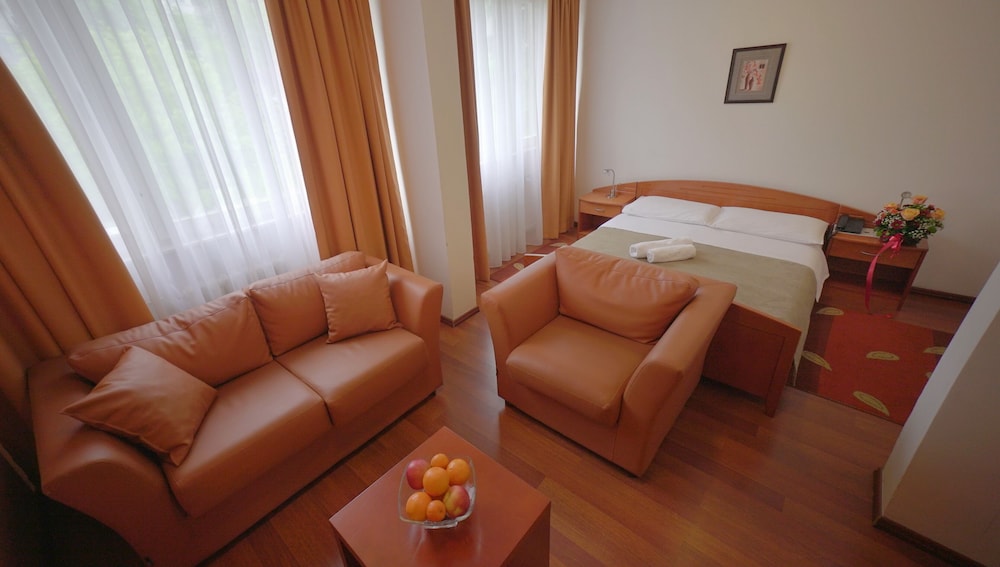 Hotel Srbija 32/50