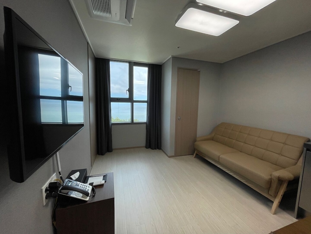 Ocean City Residence Hotel 21/24