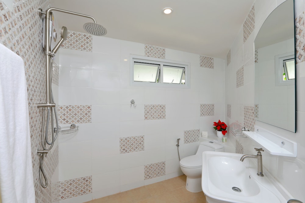 Kata White Villas 41/44