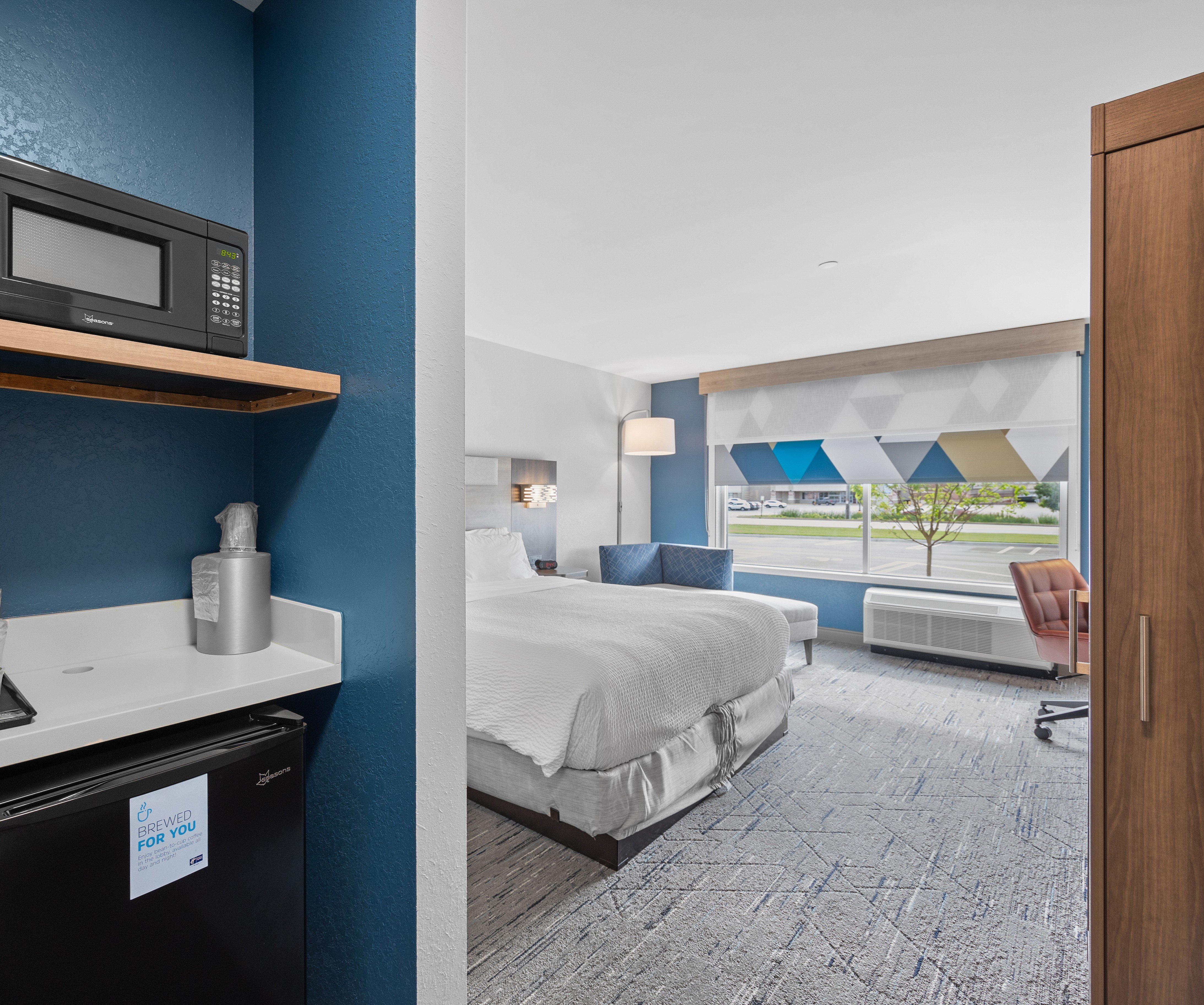 Holiday Inn Express & Suites MARINETTE 35/35