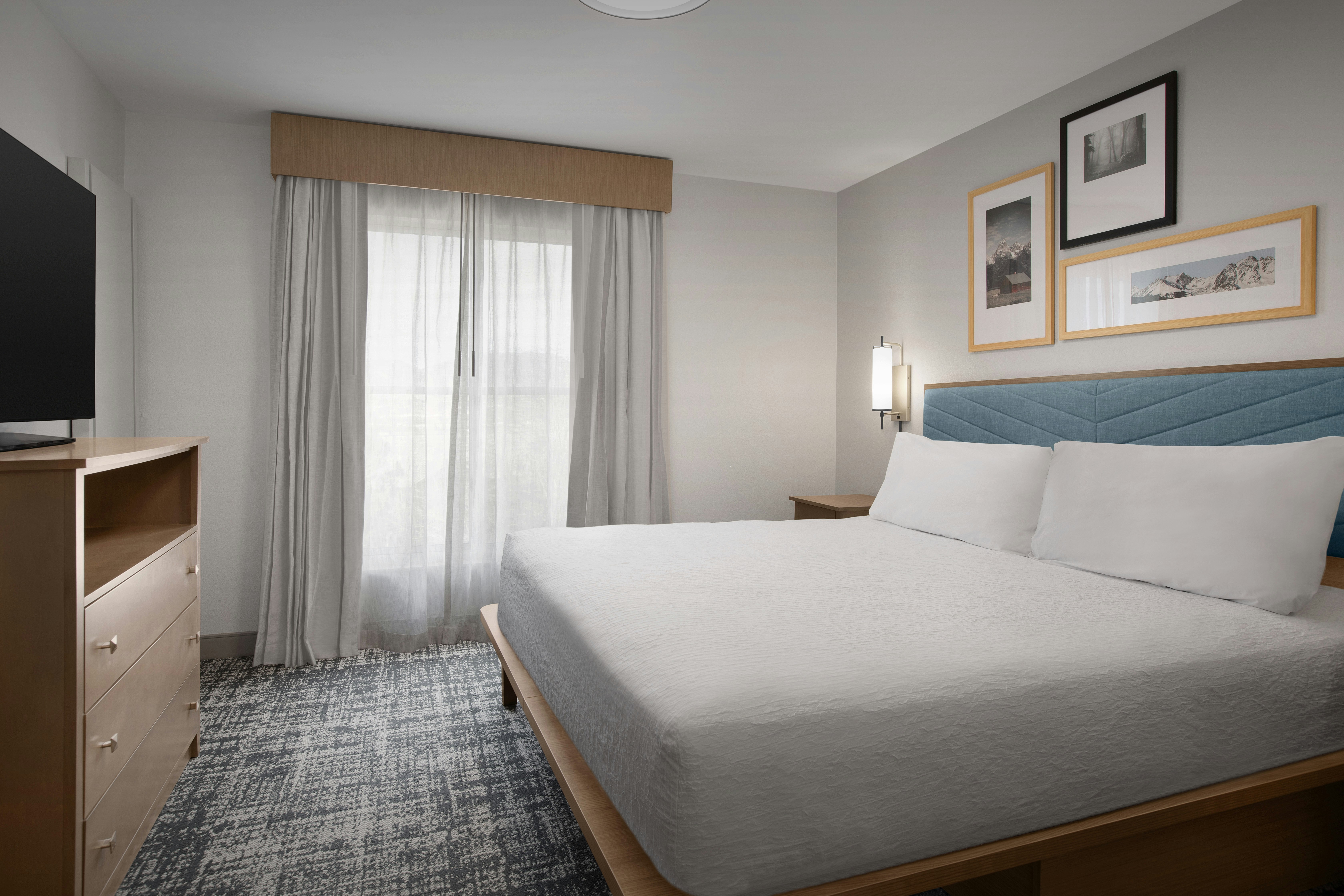 1 BEDROOM, SUITE, KING BED