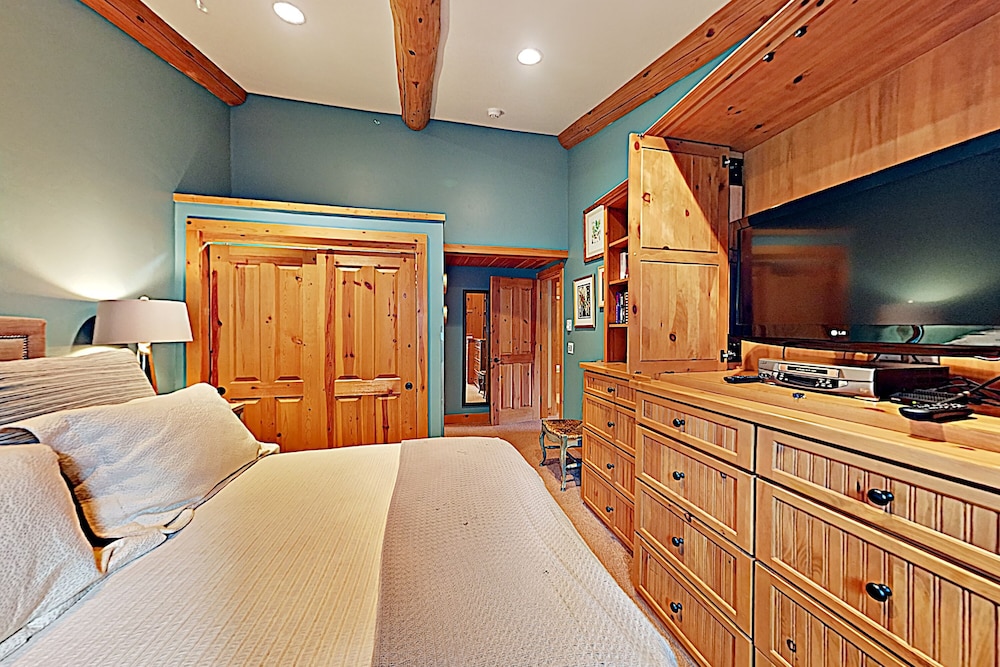 2 Bedrooms, Plus, Loft, Deluxe, 2 Queen and Twin Beds