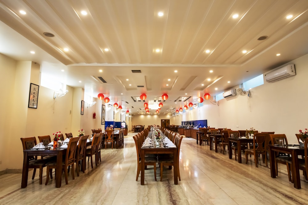 Hotel Anand International 36/46