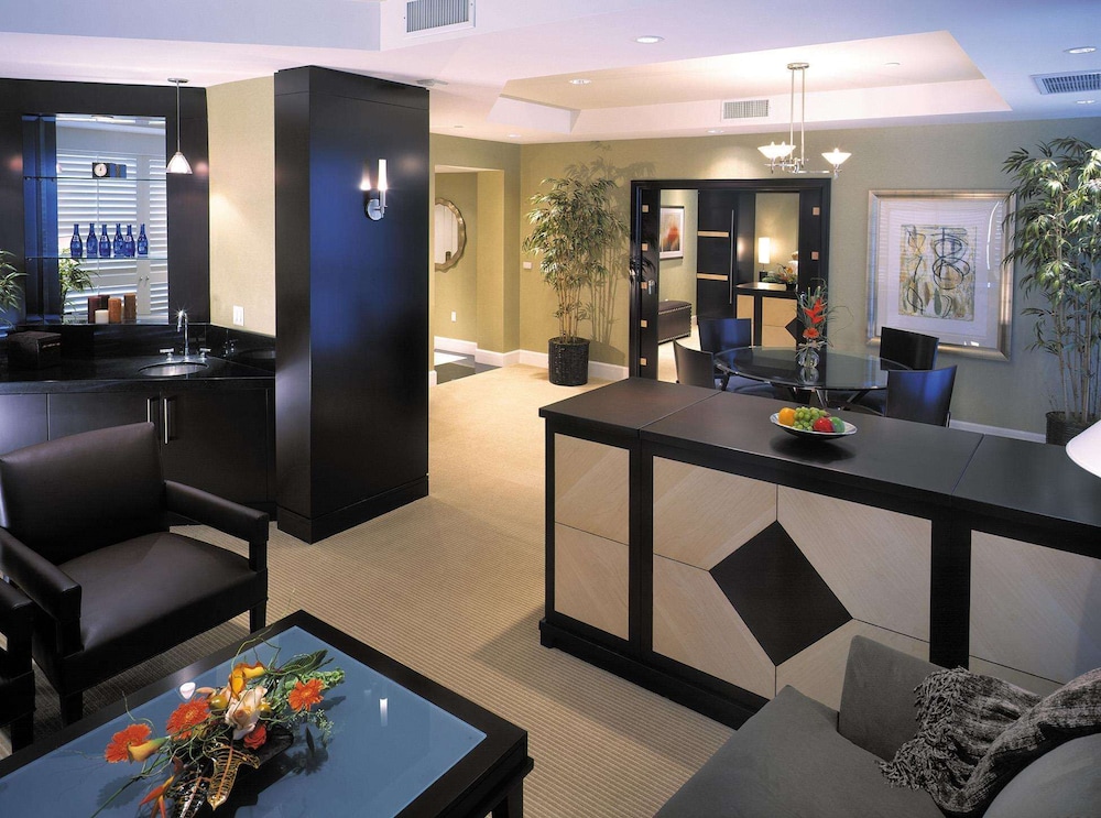 Pacific Palms Resort 4/50