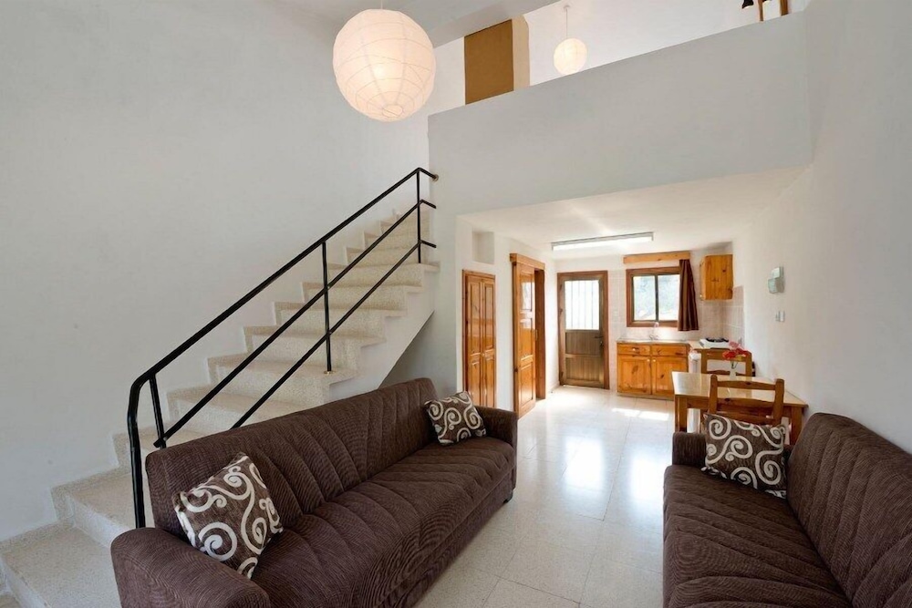 BARE HILL HOLIDAY VILLAGE 28/44