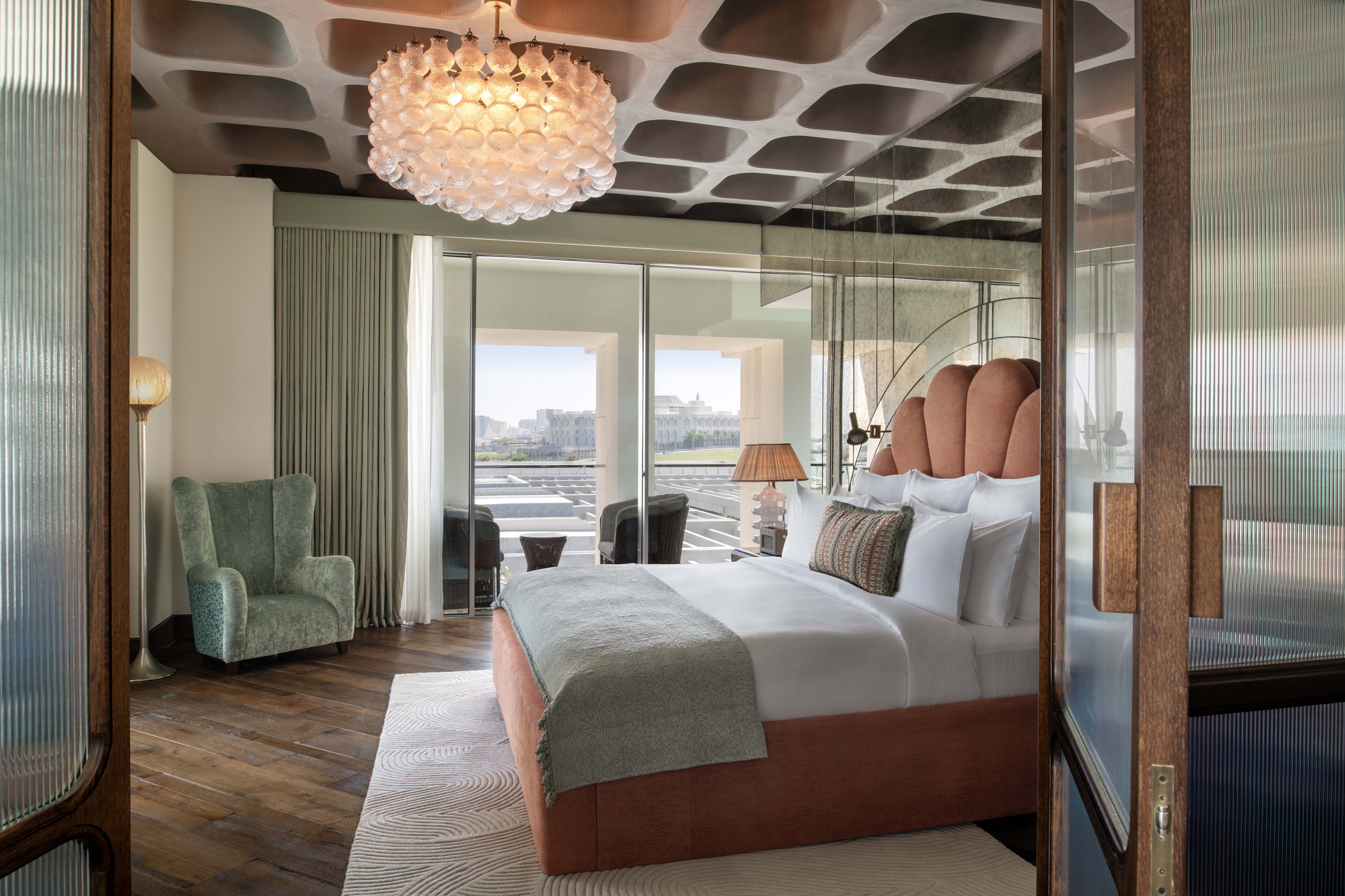 Suite, Palace View